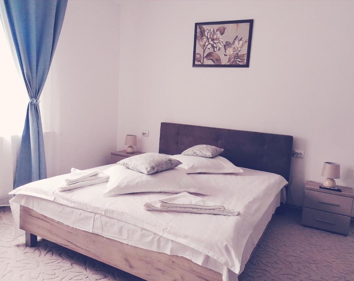 Voinescu House - Natural Living & Eating Simon Ngoại thất bức ảnh